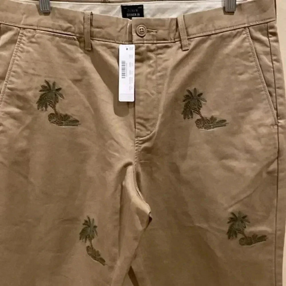 - J.Crew Straight-fit Broken-in chino pant in embroidered palm - Picture 5 of 7